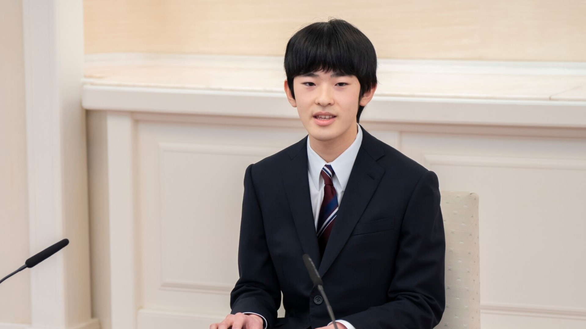 Japan’s Young Prince Balances Royal Duties and Studies 👑🎓